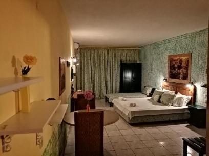 Nikos Victoria Hotel Skiathos Town Exterior photo