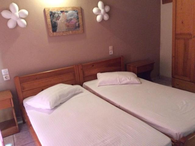 Nikos Victoria Hotel Skiathos Town Exterior photo